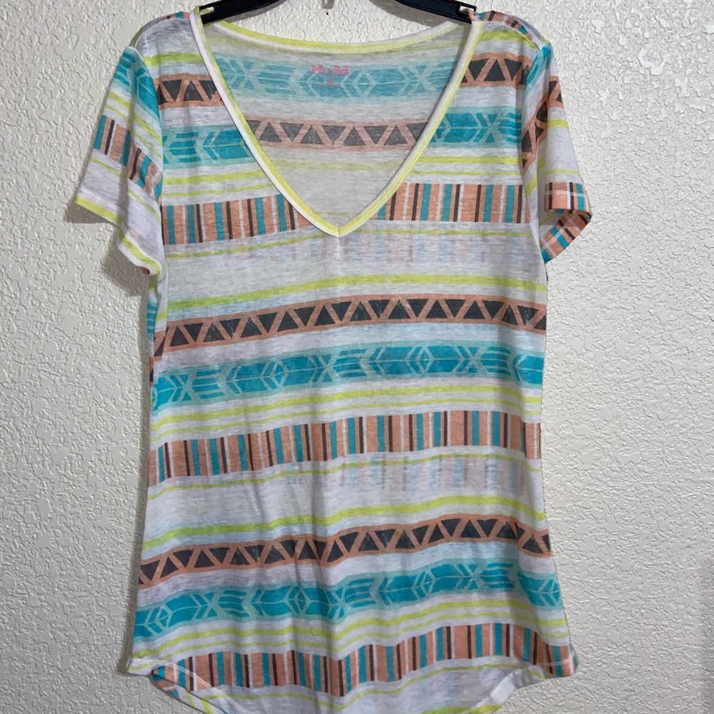 multi design tee